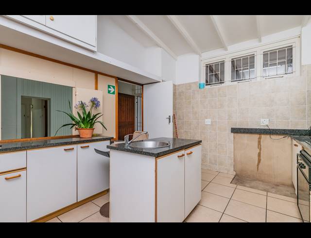 6 BEDROOM HOUSE SOLD IN WESTVILLE